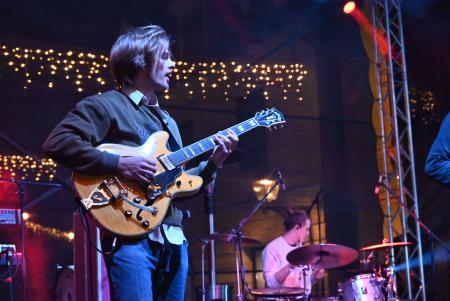 Včeraj je prvi koncert Pravljičnega Kamnik privabil število obiskovalcev (66)